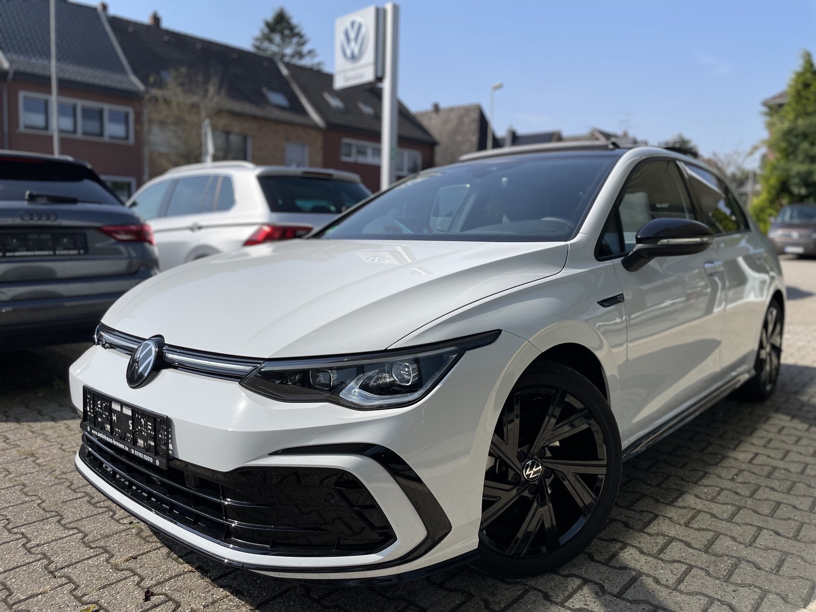Volkswagen Golf VIII R-Line eTSI,PANO,KAM,Black-Style,WR