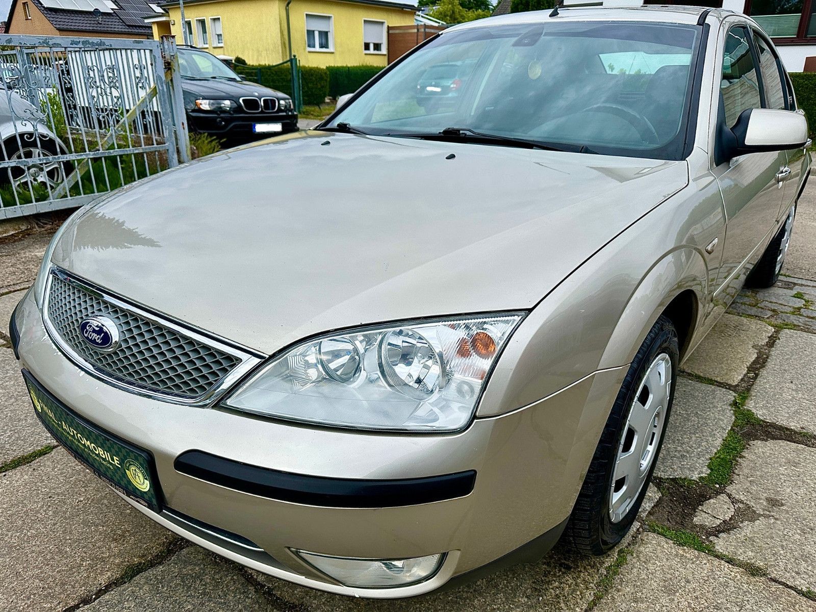 Ford Mondeo 1.8 Lim. Ghia * 3.-Hand * Klima * SZH *