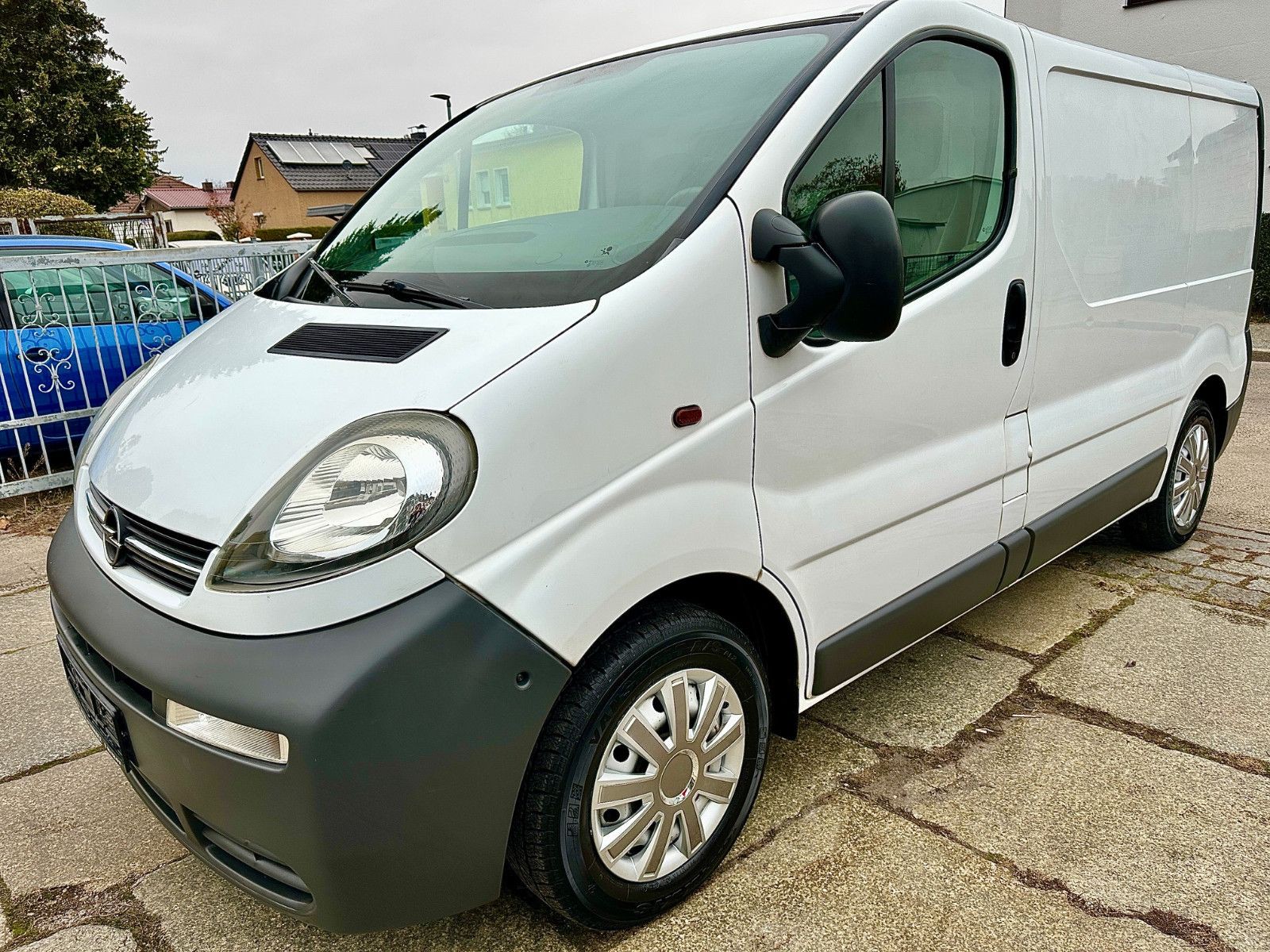 Opel Vivaro 1.9 CDTI Kasten L1H1 2,7t *Klima *2-Hand