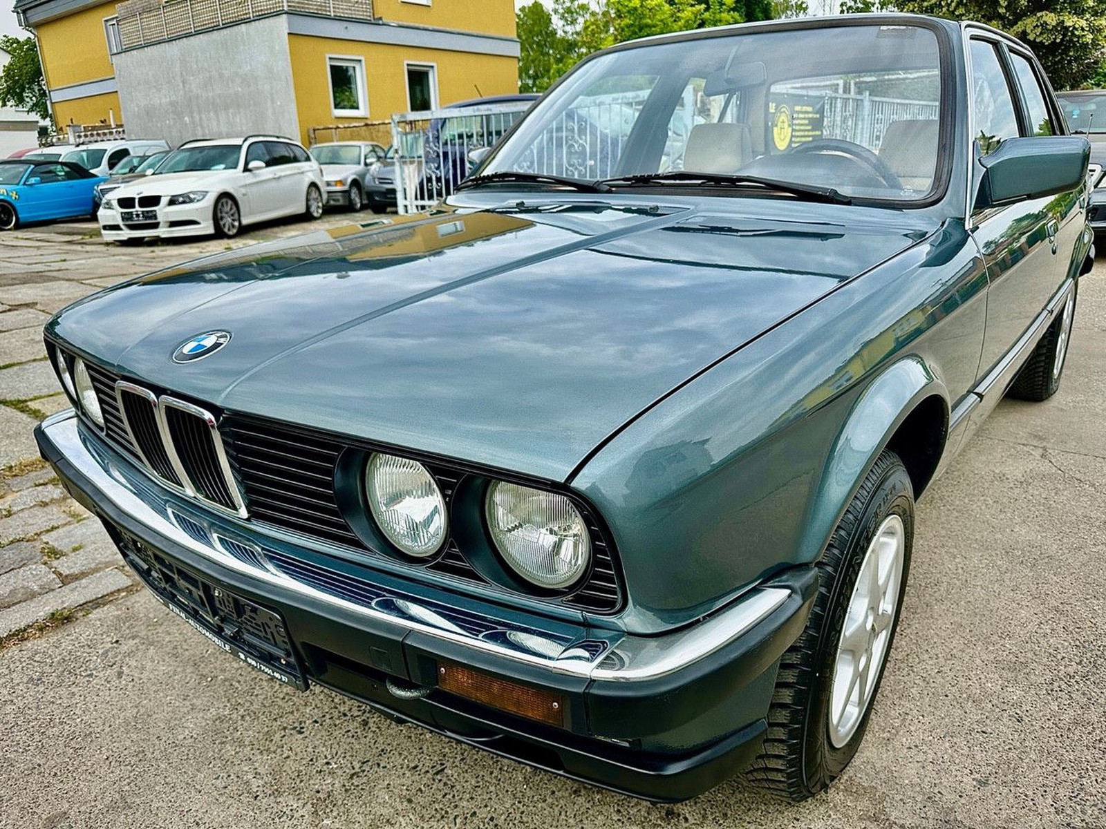 BMW 324