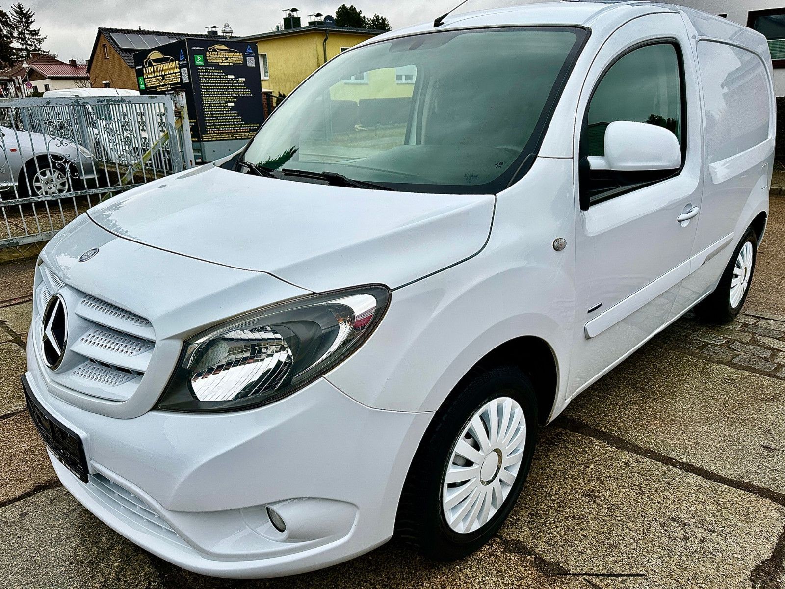 Mercedes-Benz Citan Kasten 108 CDI Lang * 1.-Hand * EFH *