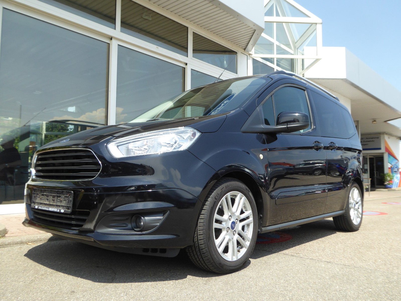 Ford Tourneo Courier Titanium/Bluetooth/AHK/1. Hand