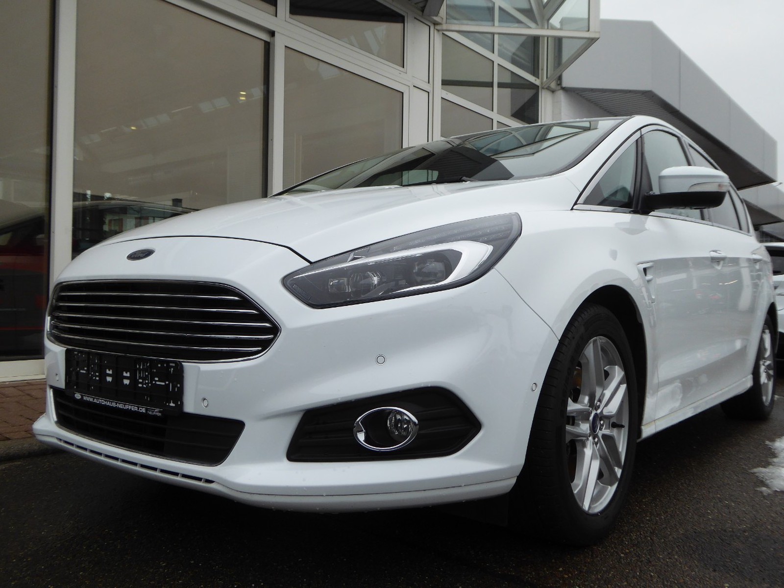 Ford S-Max Titanium/Automatik/LED/7.Sitze/AHK schwenkbar