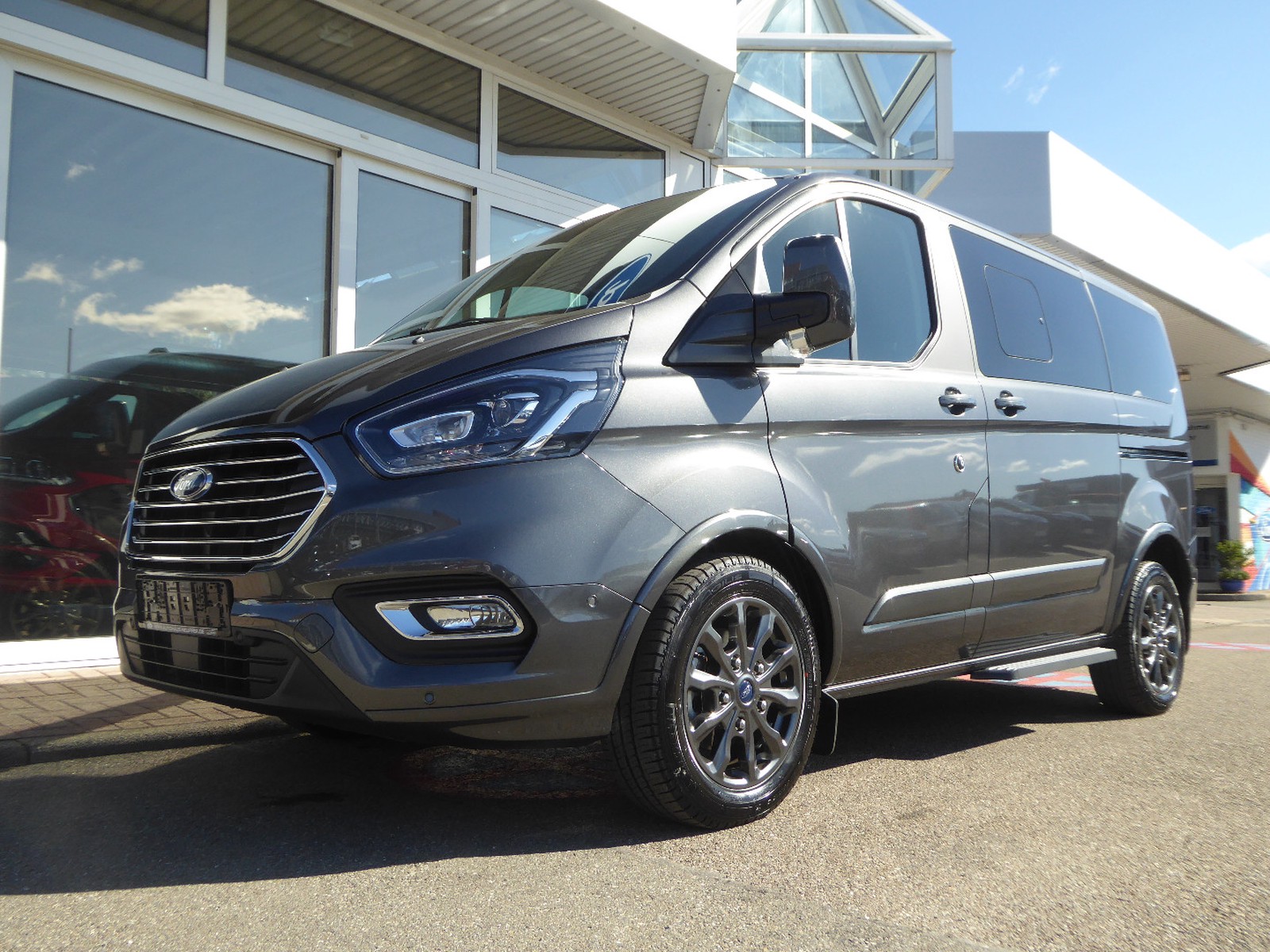 Ford Tourneo Custom Titanium X L1/Automatik/Bi-Xenon/AHK/Garantie