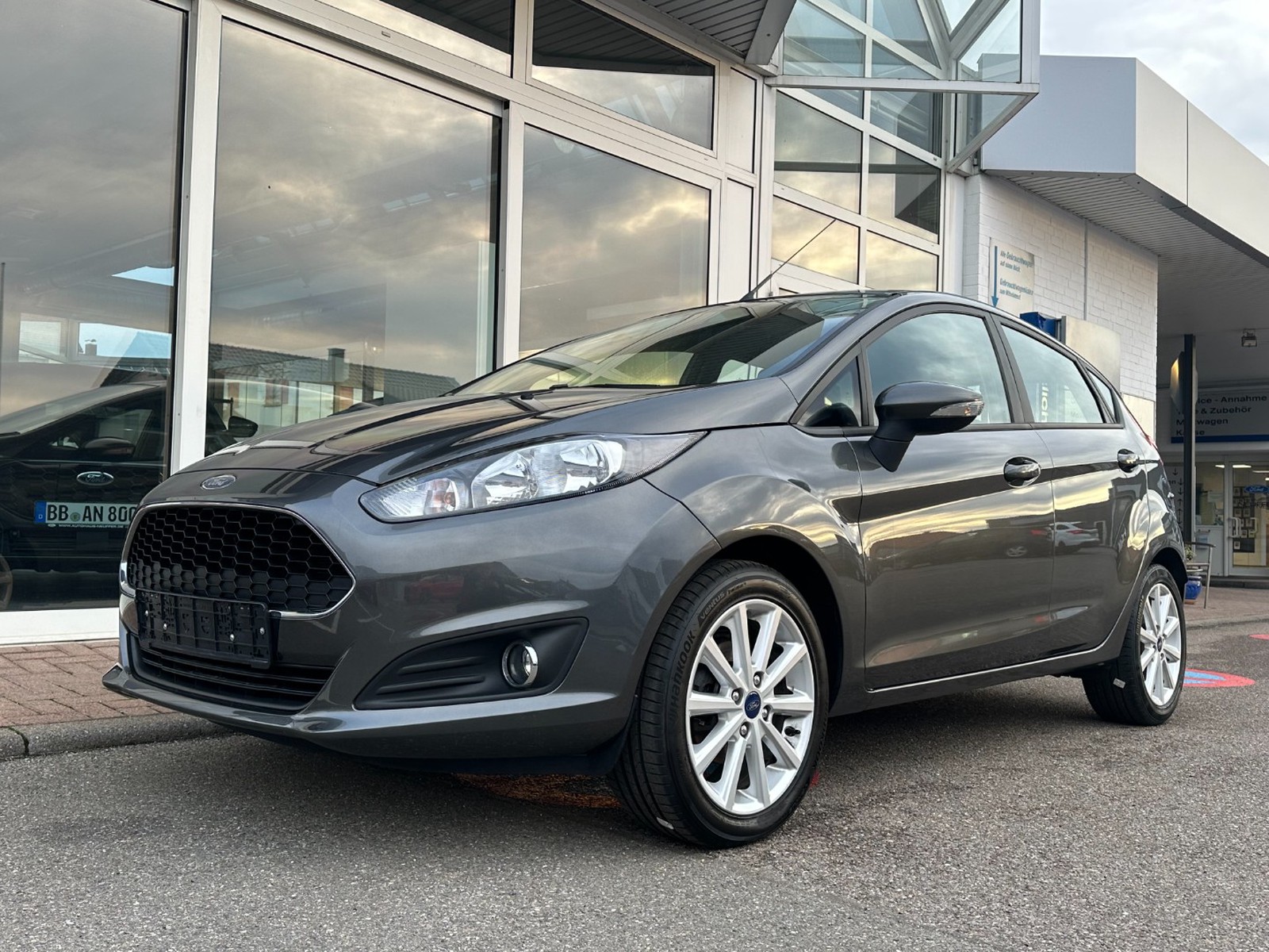 Ford Fiesta Celebration/Bluetooth/USB/Parkpilot hinten/AHK
