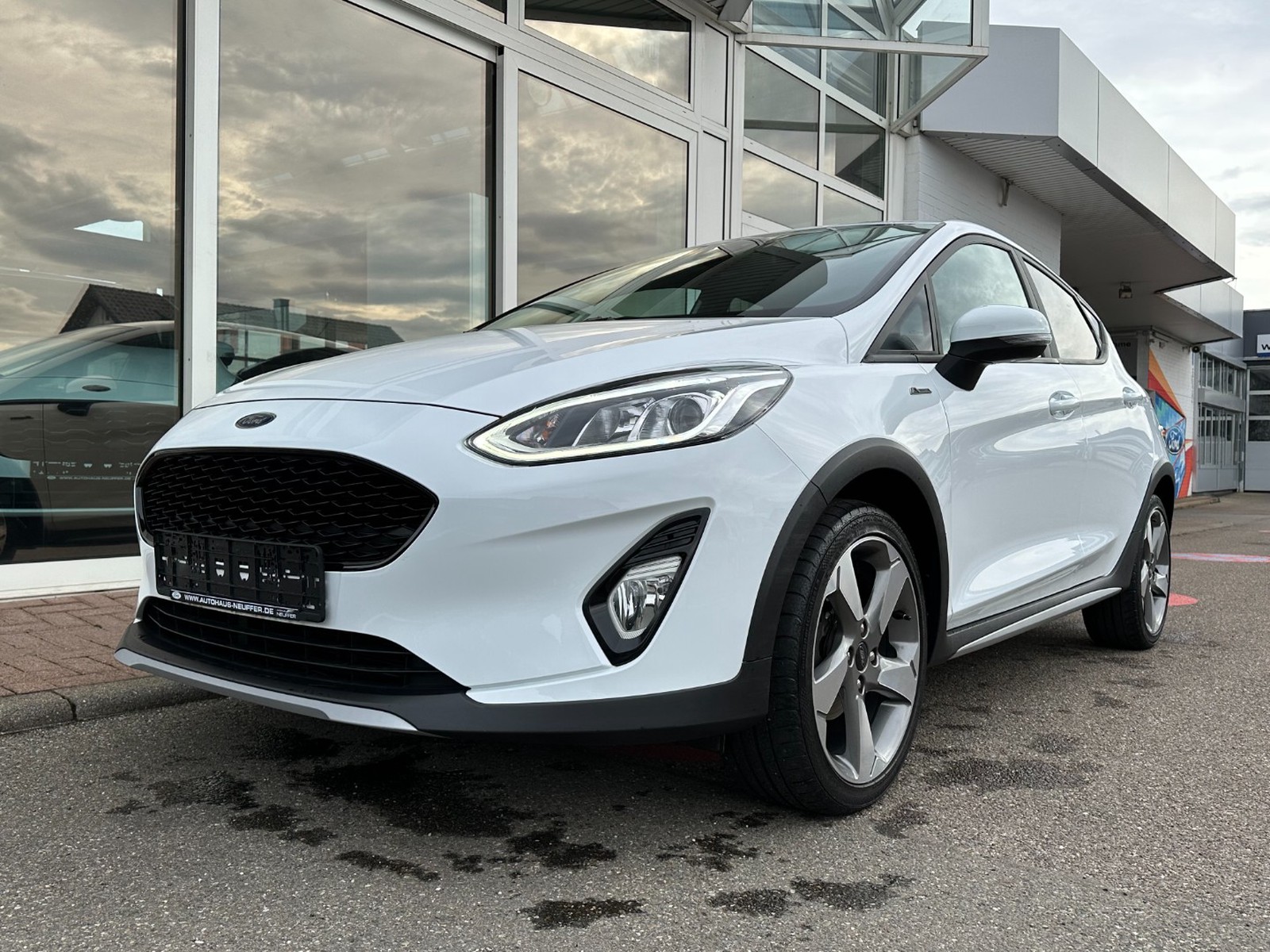 Ford Fiesta Active/Navi/Klimaautomatik/PDC hinten