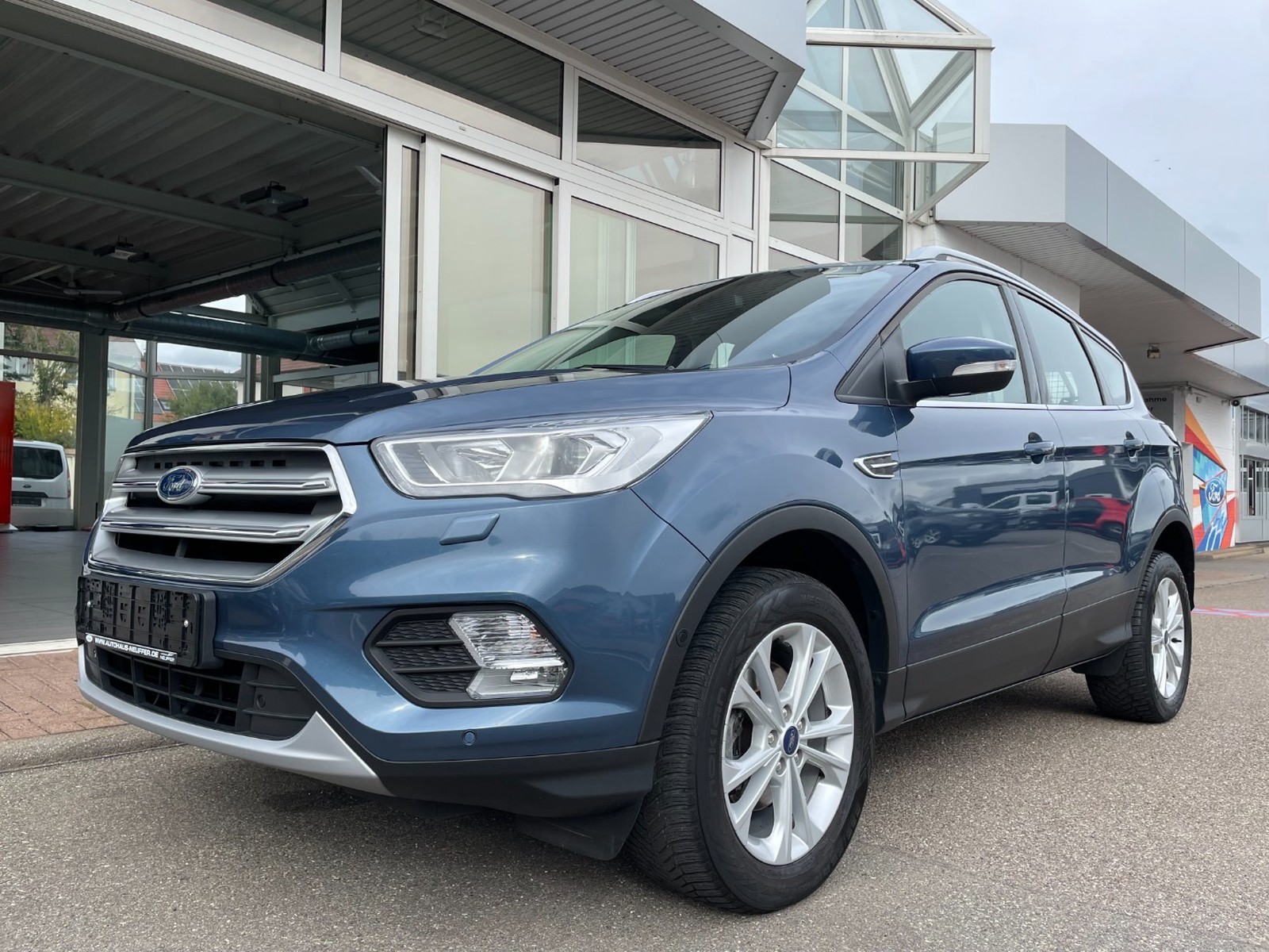 Ford Kuga Gebraucht Mit Anhängerkupplung Benziner Kaufen Ford Kuga Titanium/Automatik/AHK schwenkbar/Garantie gebraucht kaufen