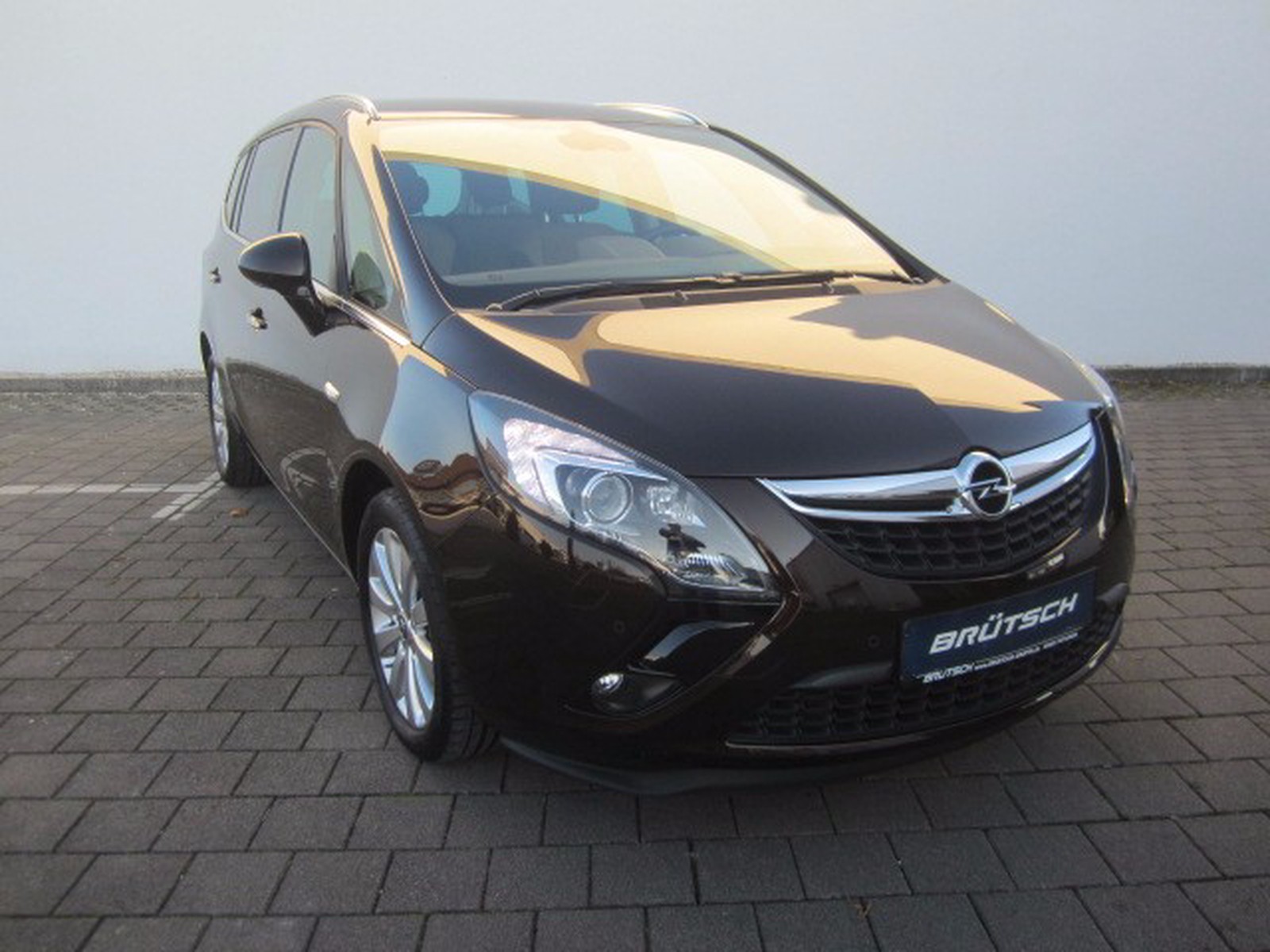 Opel Zafira Tourer 2 0 Cdti Innovation Xenon Navi 7 Sitze Gebraucht Kaufen In Singen Preis Eur Int Nr 3254 Verkauft