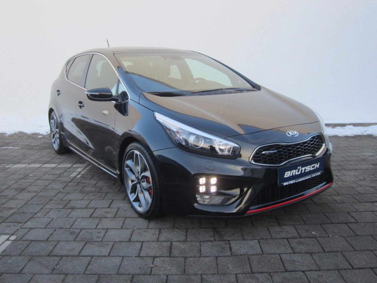 Kia Cee D 1 6 Gt Track Panorama Navi Xenon Gebraucht Kaufen In Singen Preis 990 Eur Int Nr 3767 Verkauft