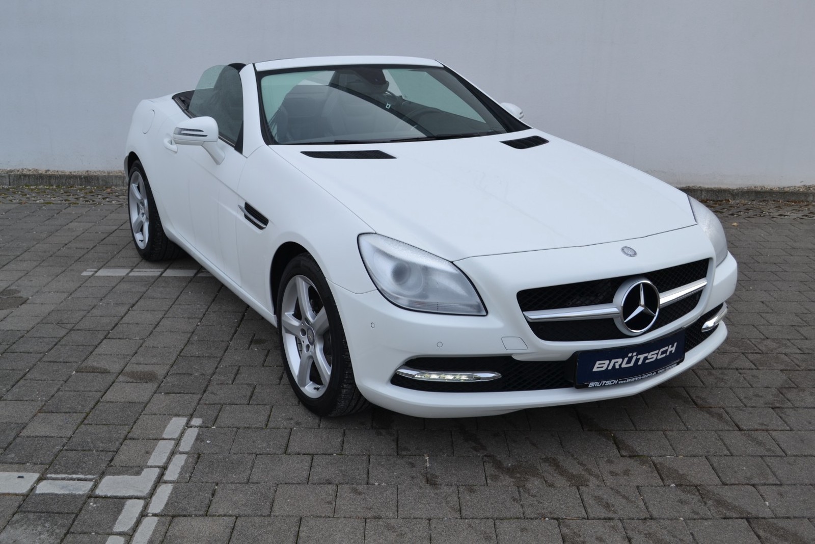 Mercedes Benz Slk 0 Blueefficiency Leder Airscarf Pdc Gebraucht Kaufen In Singen Preis Eur Int Nr 1445 Verkauft