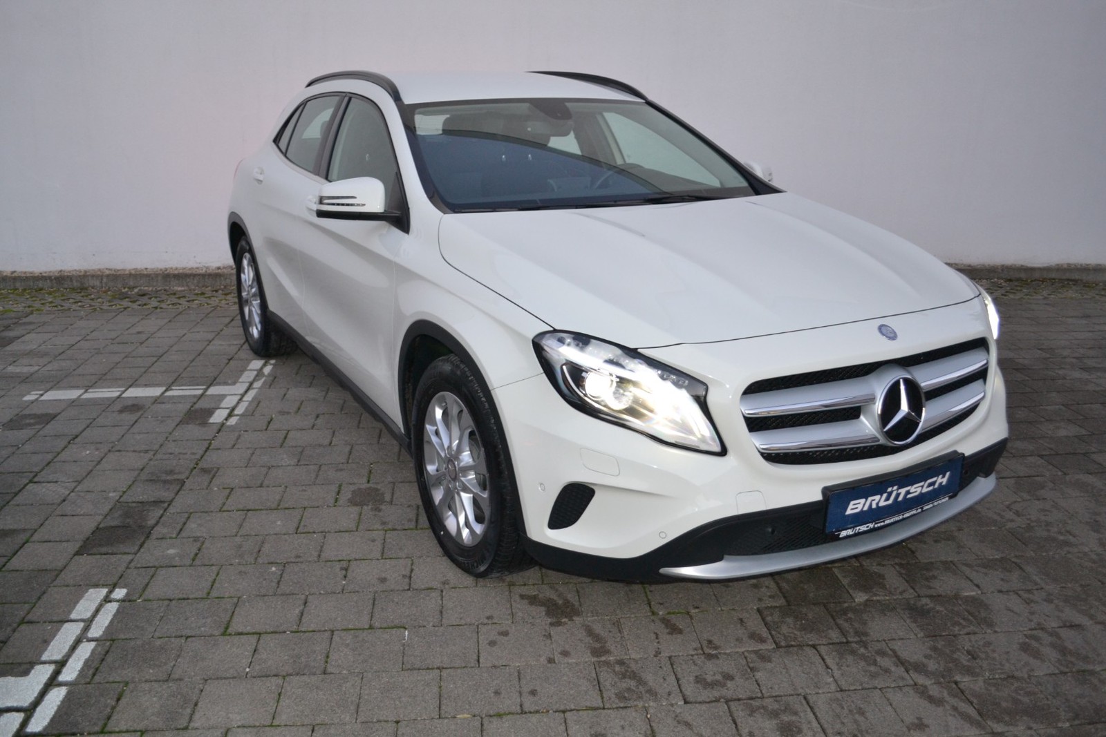 Mercedes Benz Gla 2 Cdi D 4matic Gla 2 Cdi 4matic Automatik Navi Xenon Ahk Gebraucht Kaufen In Singen Preis Eur Int Nr 1522 Verkauft