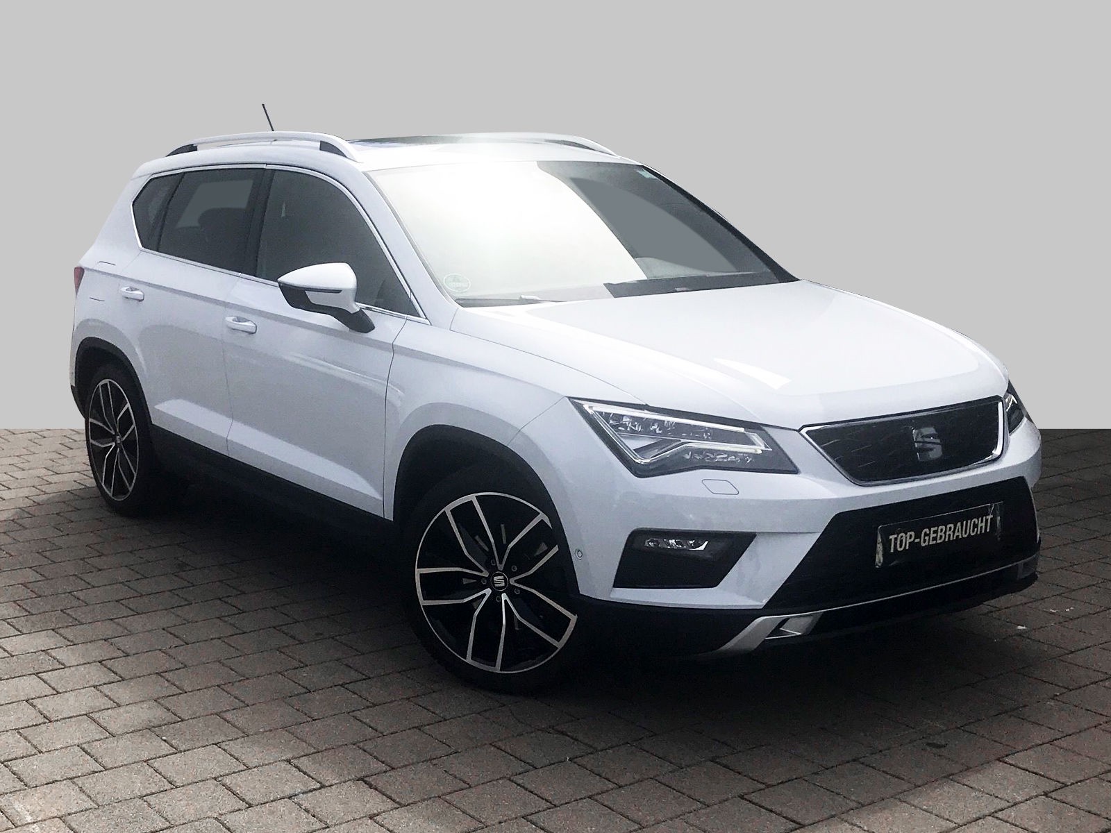 Seat Ateca 1.4 TSI Xcellence DSG / LEDER / PANORAMA / NAVI / LED ...