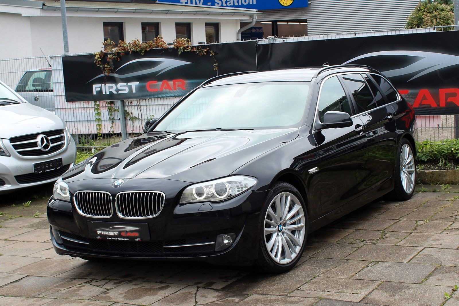 BMW 520d Touring*AHK*MEMORYS.*BIXENON*NAVI*PDC