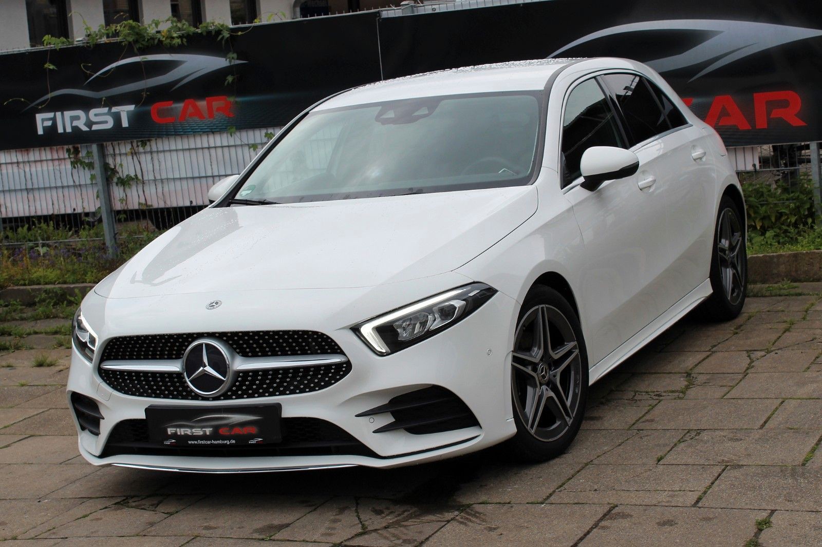 Mercedes-Benz A 180d AMG-Line*LED*KAMERA*TOTW*MBUX*EURO6*2HAND