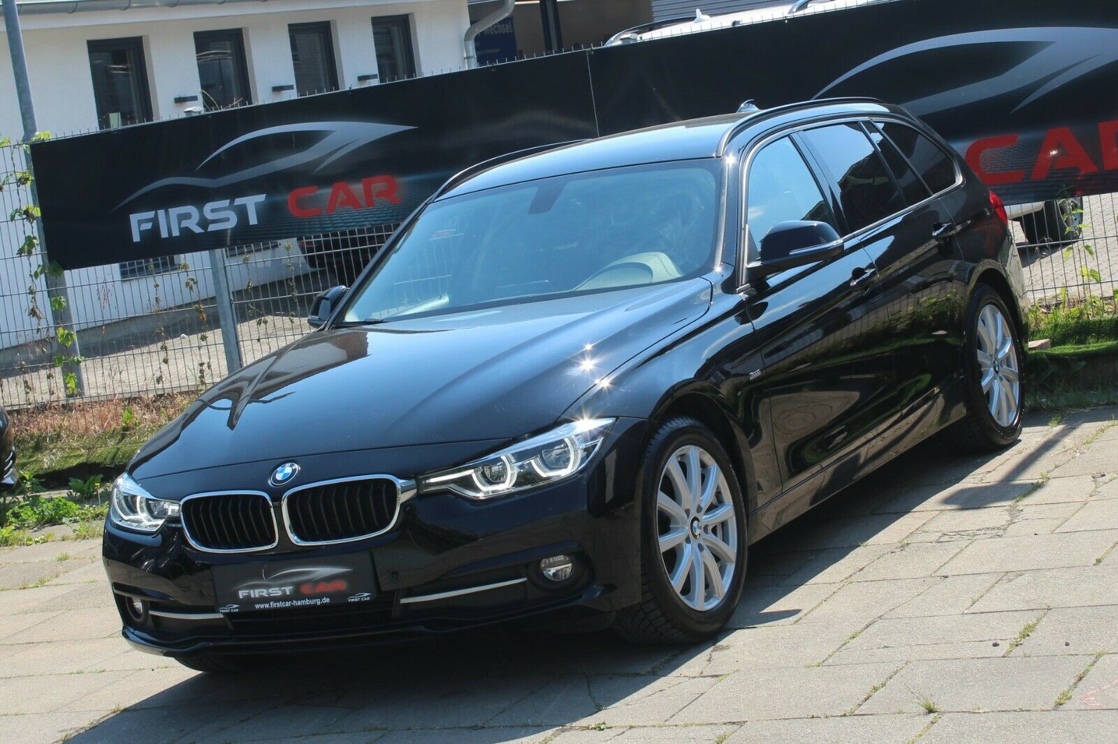 BMW 320d Touring Sport Line*1-HAND*HARMAN&KARDON*PDC