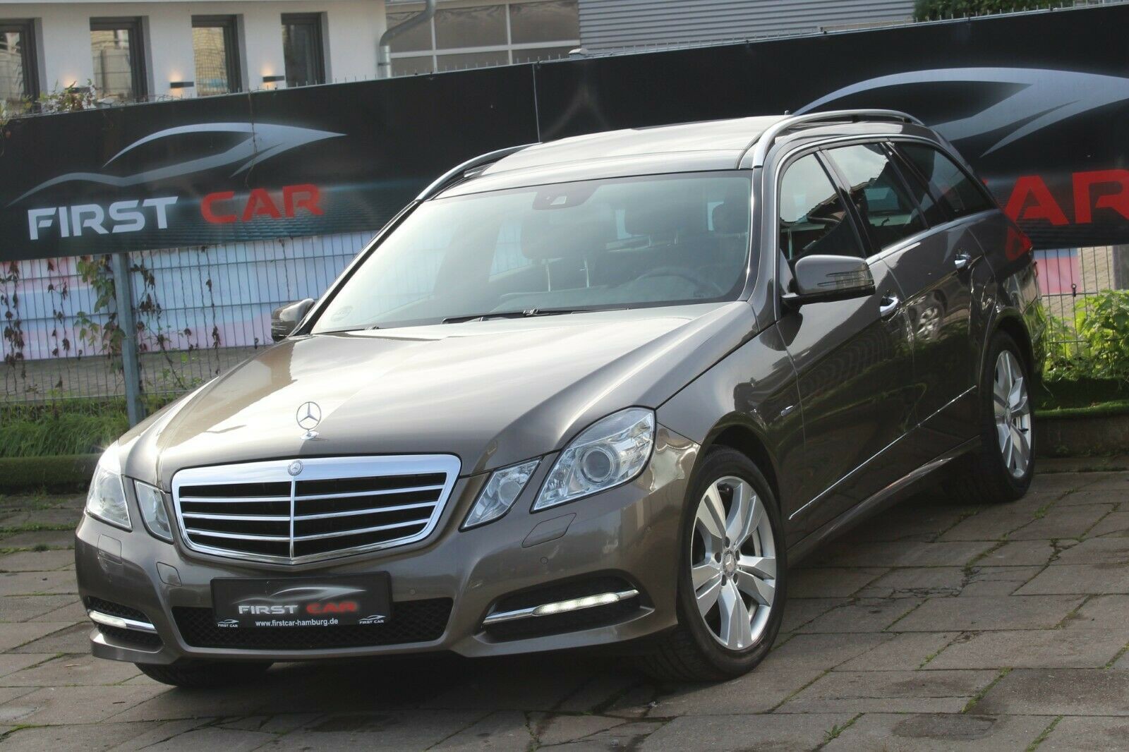 Mercedes-Benz E 250 CDI T BlueEfficiency Avantgarde*AHK*PANO*