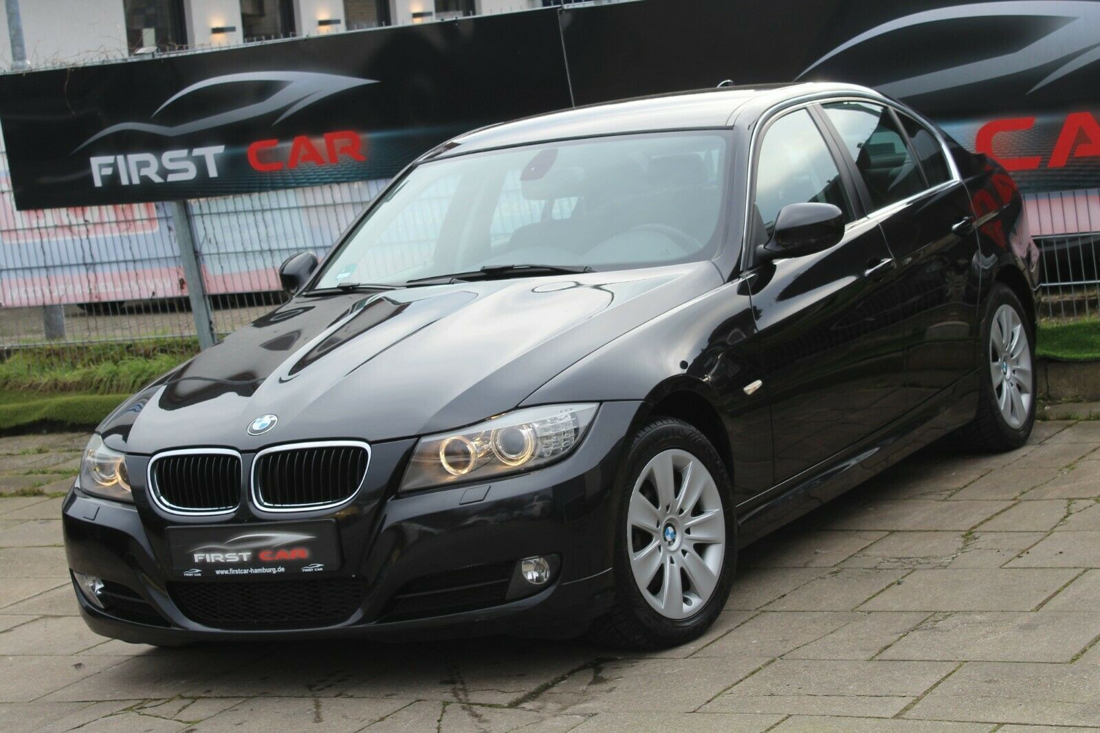 BMW 318d Lim.*XENON*NAVI*KLIMA*PDC*2-HAND*SAUBER*