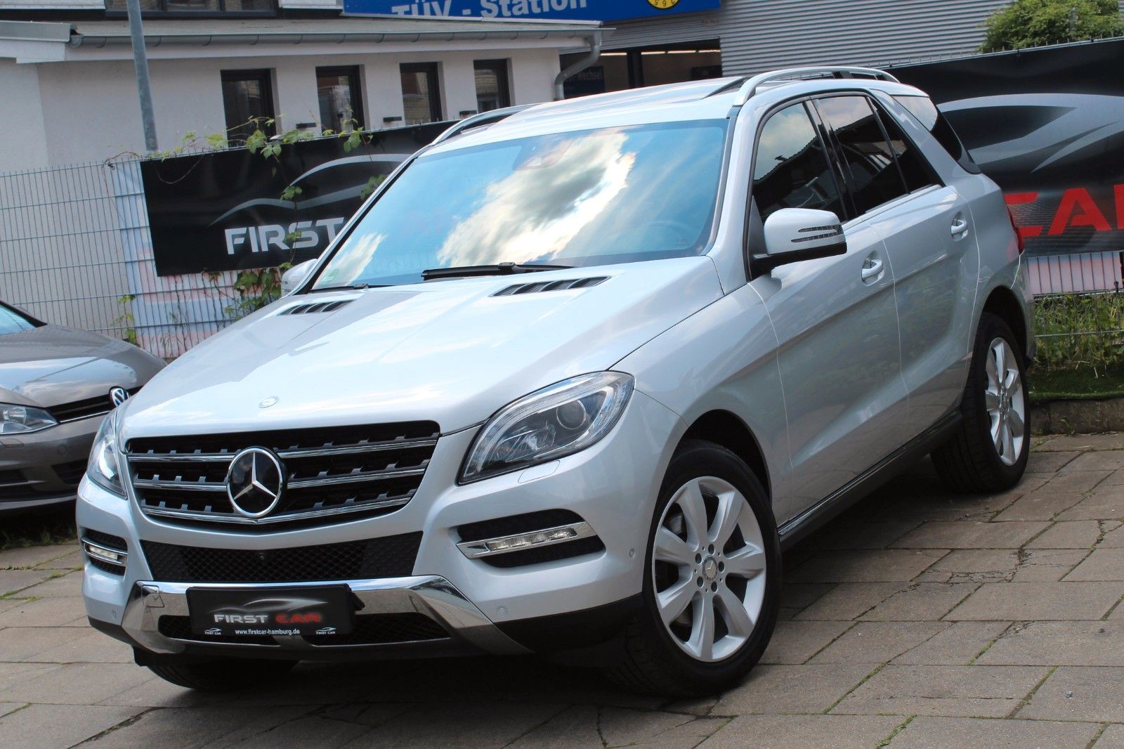 Mercedes-Benz ML 250 CDI BlueTEC 4Matic*AHK*SCHIEBED*DISTRONIC