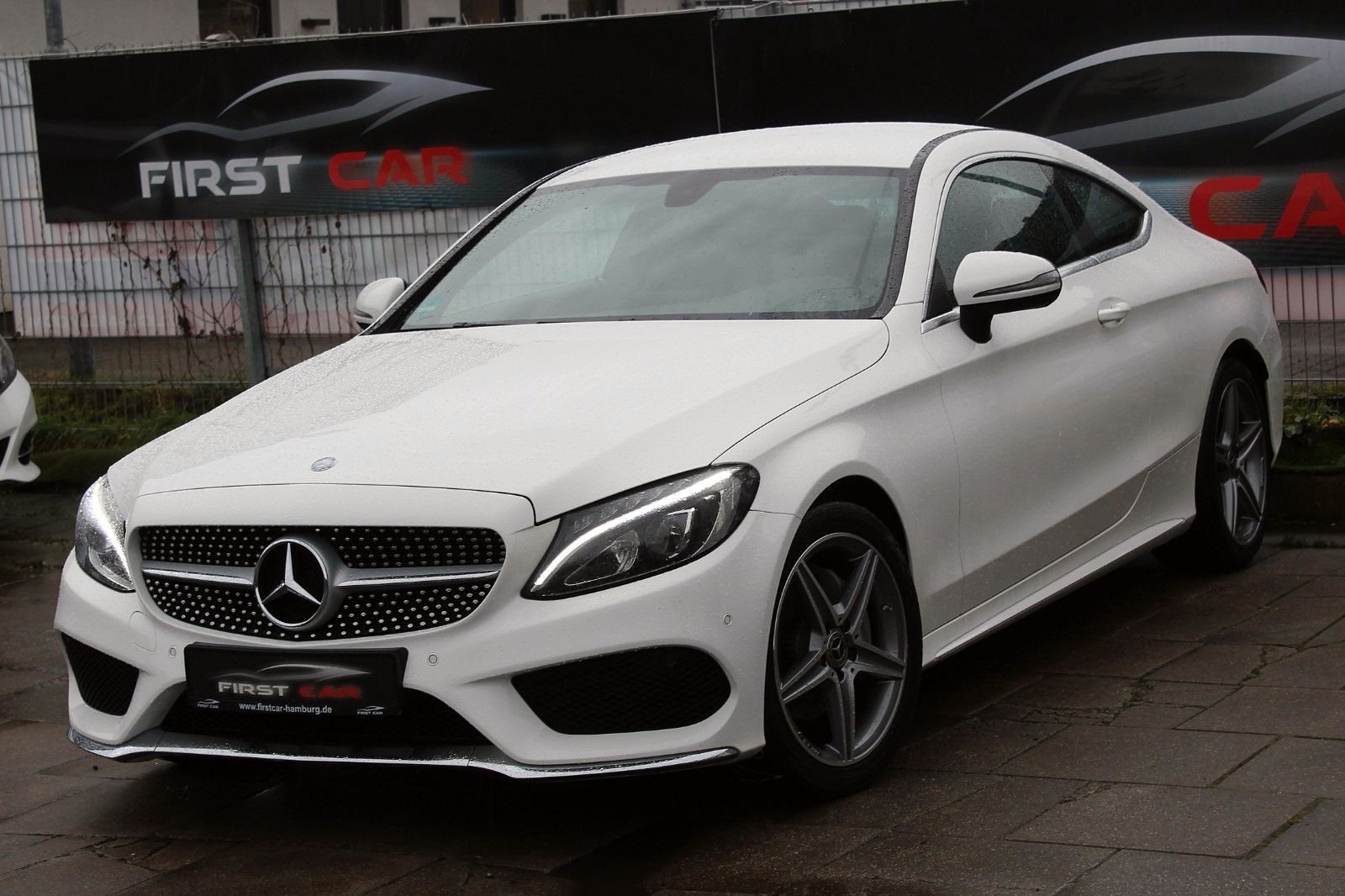 Mercedes-Benz C 180 AMG-Line*KAMERA*KEYLESSGO*2-HAND*LED*NAVI*