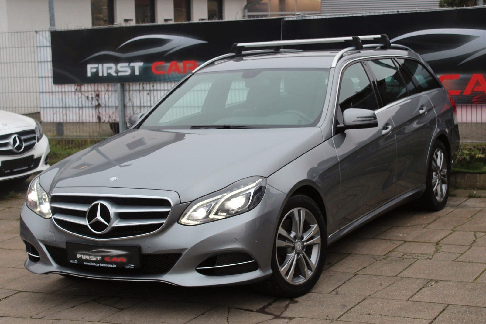 Mercedes-Benz E 300 T BlueTec Hybrid Avantgarde 1-Hand*LED*COM