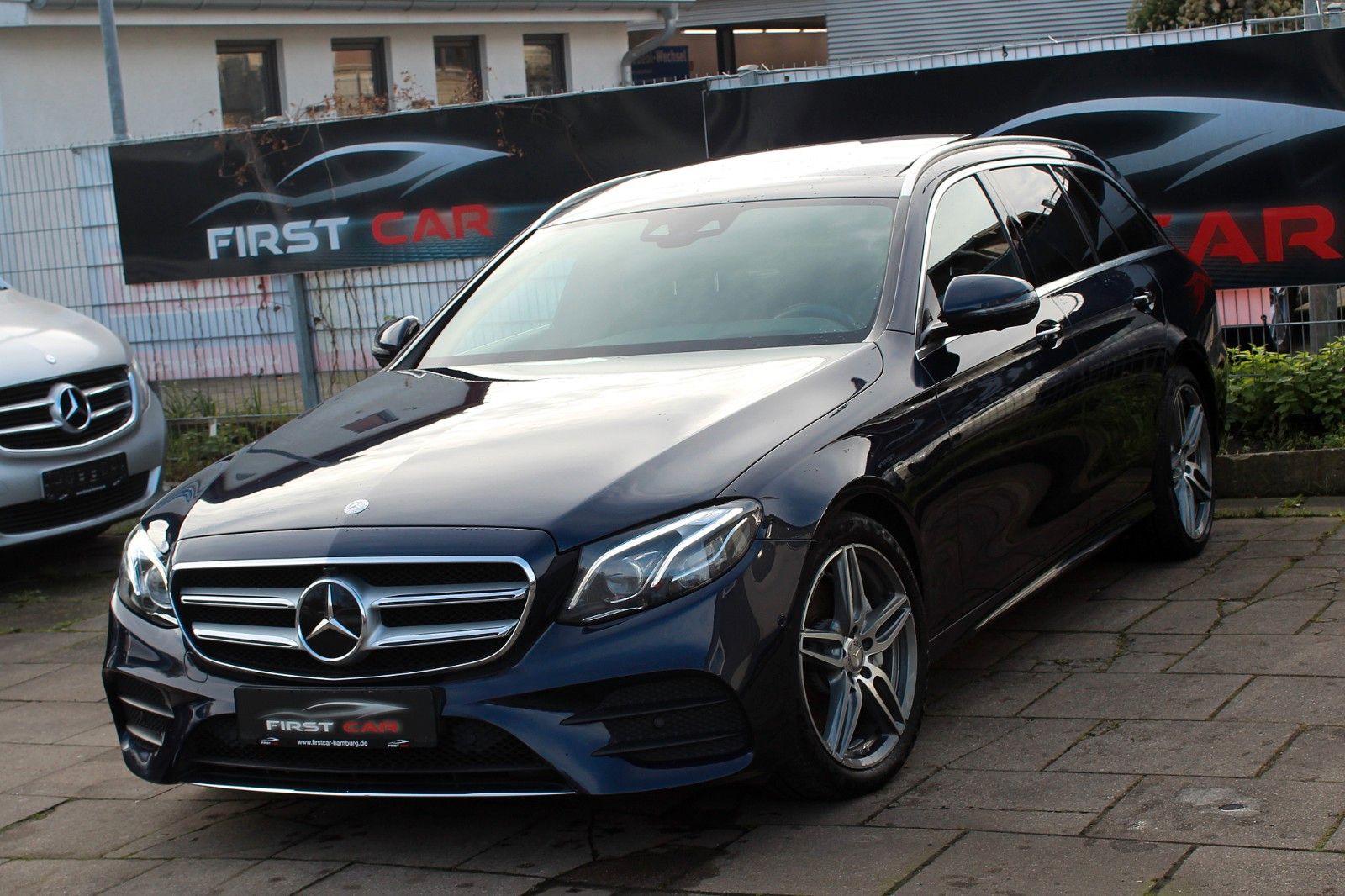 Mercedes-Benz E 220d T AMG-Line*PANO*DTR+*360°*WIDESCREEN*HUD*