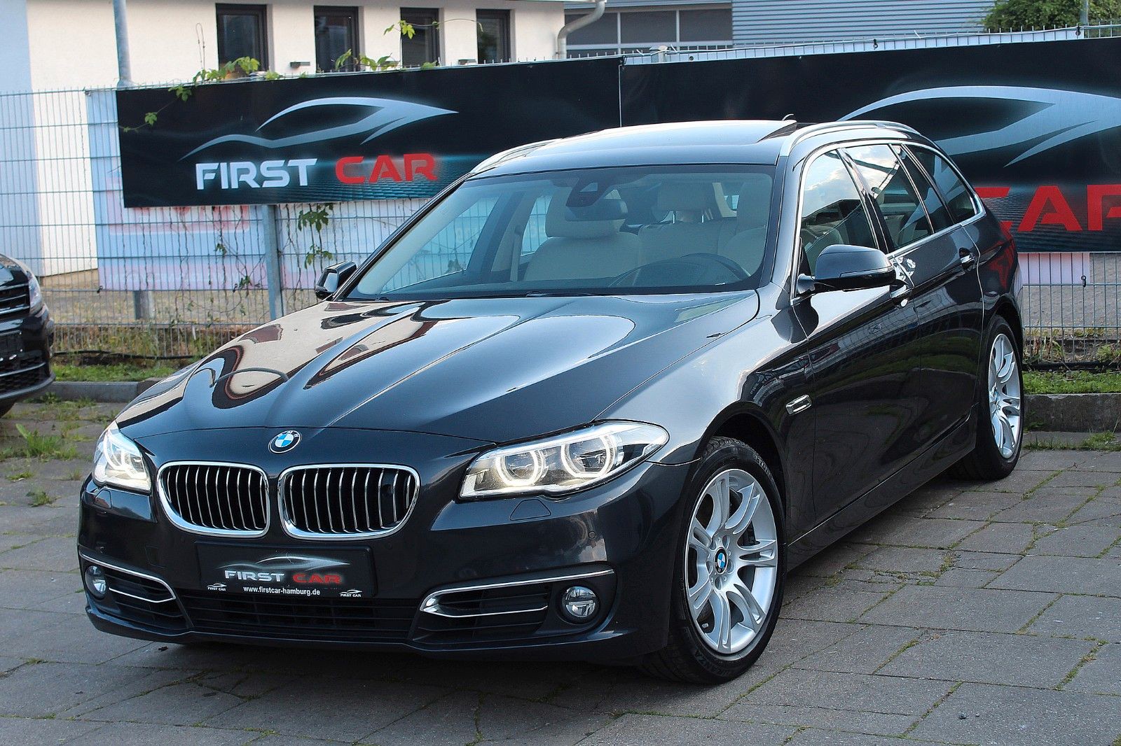 BMW 525d Touring*PANO*AHK*HEADUP*STANDHZ.*ASSIST+*