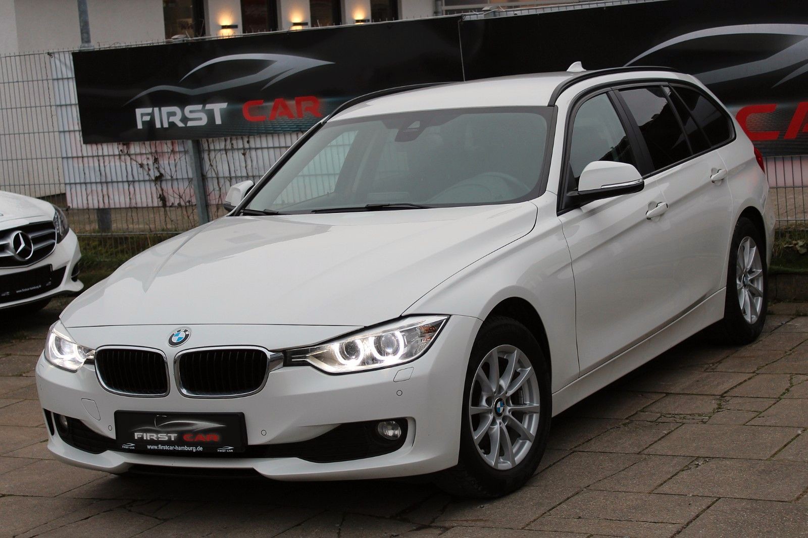 BMW 318d Touring Aut.*BIXENON*NAVI*PDC*SHZ*KLIMAAUT.