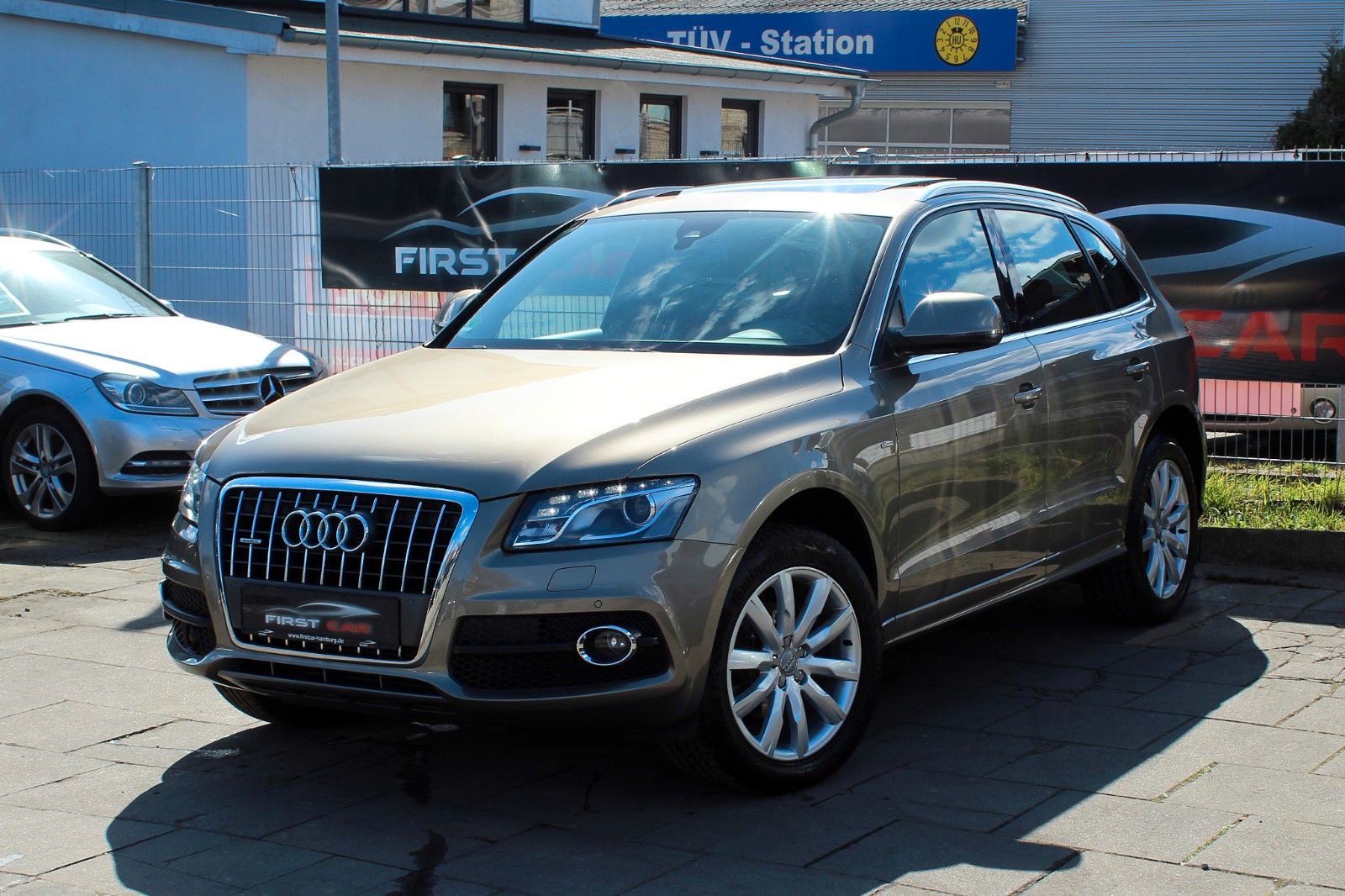 Audi Q5 2.0 TDI Quattro S-Line|PANO|AHK|1HAND|KAM|ACC
