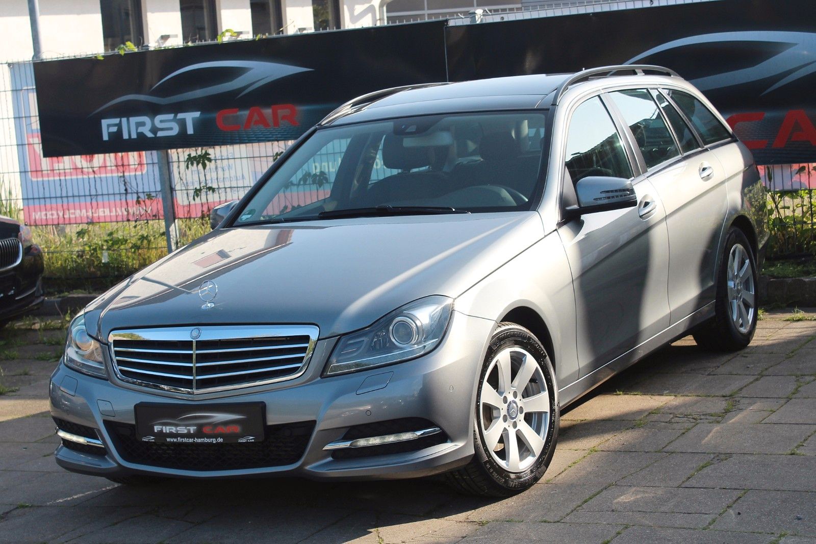 Mercedes-Benz C 220 T CDI BlueEfficiency*PANORAMA*AHK*BIXENON*