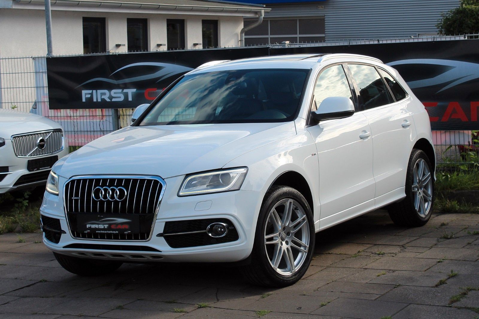 Audi Q5 2.0 TDI Quattro S-Line*PANO*AHK*XENON*NAVI*