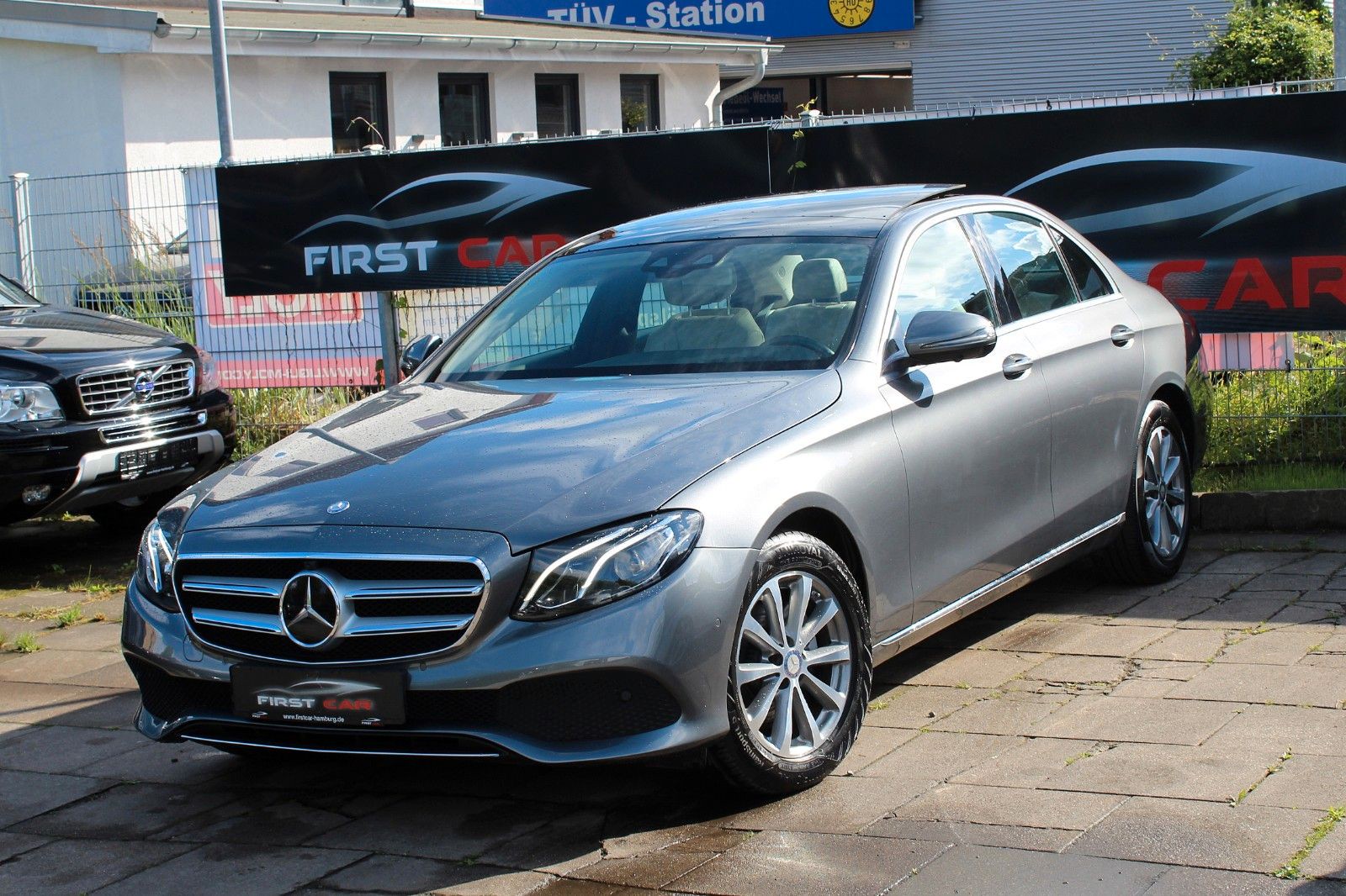 Mercedes-Benz E220d Avantgarde*WIDESCR.*PANO*AHK*360°*BURM*1HD