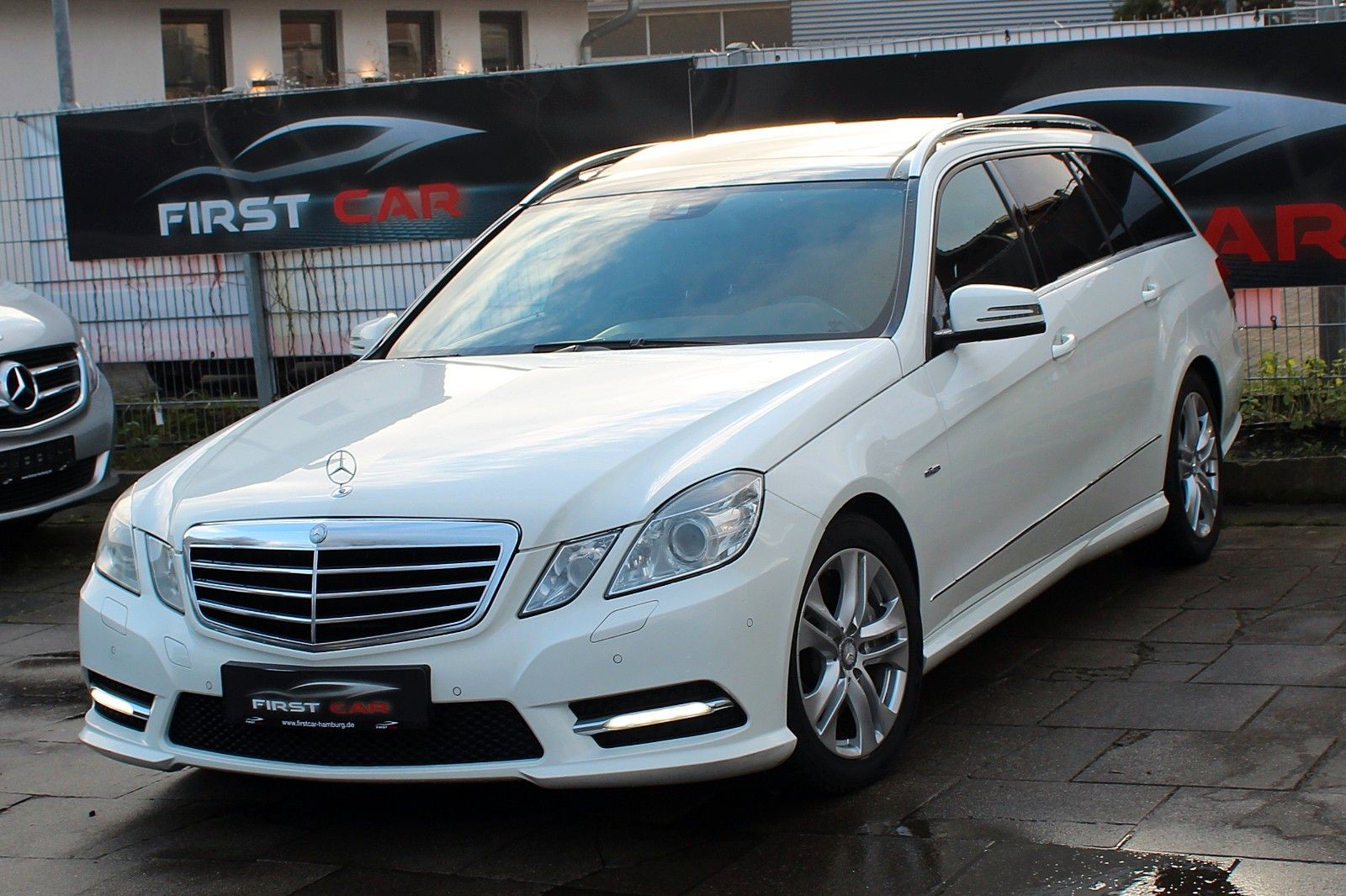 Mercedes-Benz E 350 T CDI AMG-Line*PANO*HARMANKARDON*STANDHZ