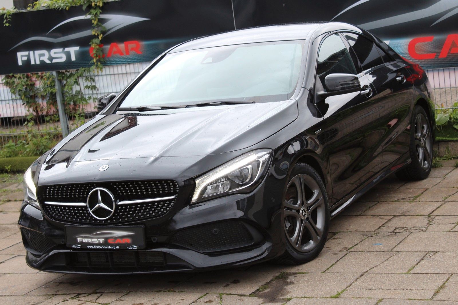 Mercedes-Benz CLA 220d AMG-Line Edition Night-Paket*KEYGO*LED*