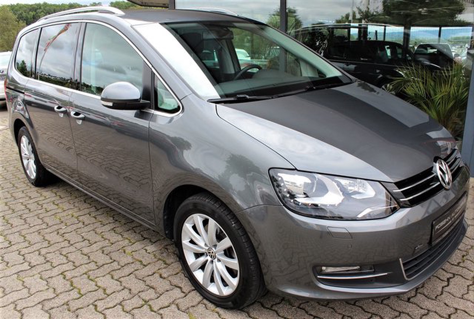 Volkswagen Sharan Tdi Highline Dsg Sitzer Keyless Xenon Leder Used Buy In Hechingen