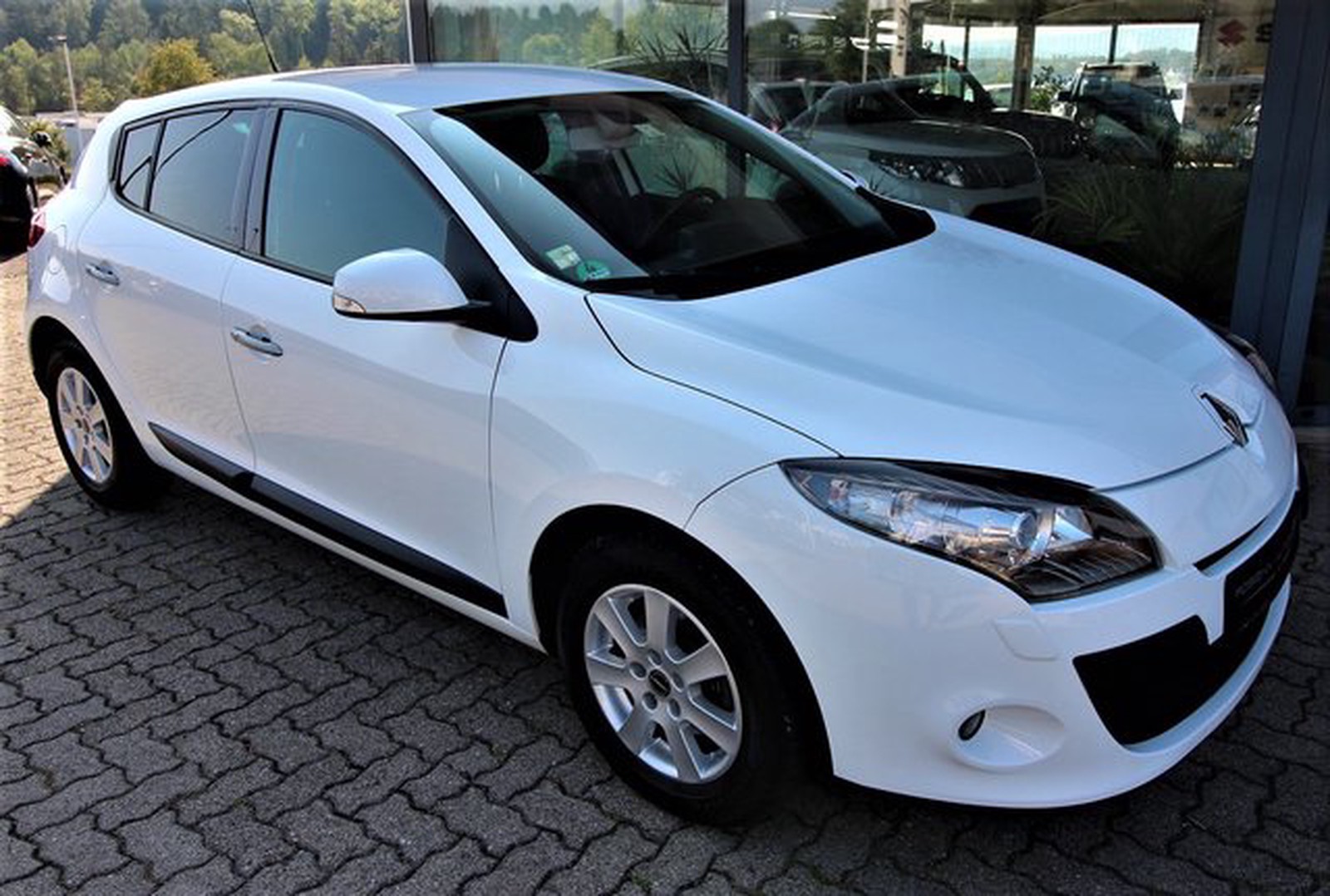 Renault Megane Iii 5 Turig Megane Iii 1 5 Dci 5 Turig Dynamique Xenon Navi Used Buy In Hechingen Bechtoldsweiler Price 6750 Eur Int Nr 1576 Sold