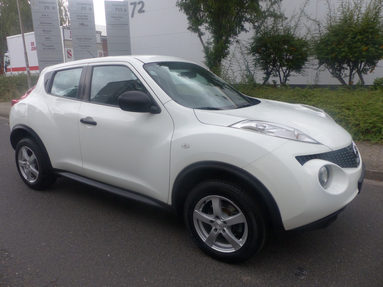 Nissan Juke 1 6 Suv Gebraucht Kaufen In Dusseldorf Preis 6990 Eur Int Nr 154 Verkauft