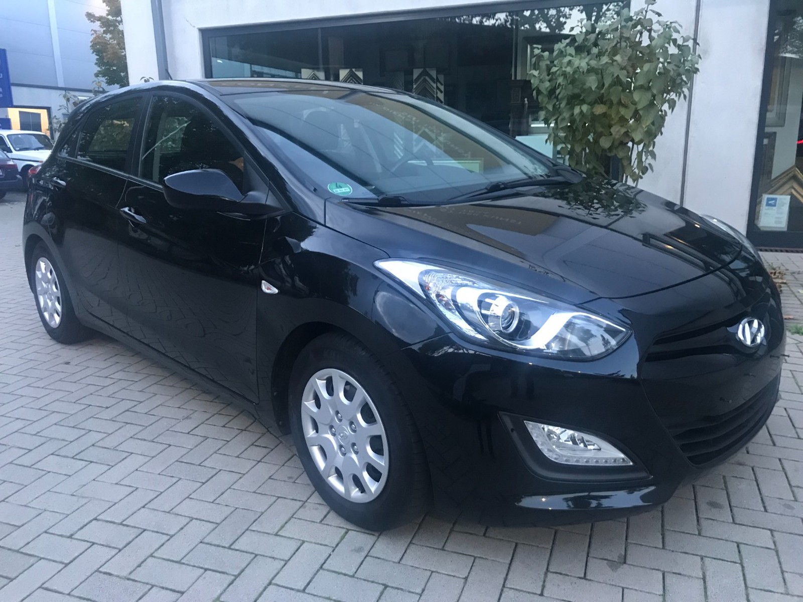 Hyundai I30 1 4 1 Hand I30 Classic 1 4 1 Hand Gebraucht Kaufen In Dusseldorf Preis 7490 Eur Int Nr 373