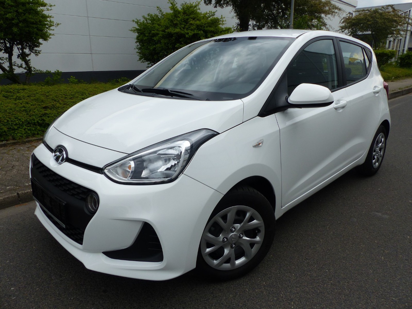 Hyundai i10 Trend, Automatik, absolut neuwertig gebraucht kaufen in Düsseldorf Preis 10990 eur
