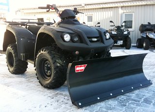 TGB Blade 500 4x4 Winterdienst-Fahrzeug mit Warn-Schneeschild, Winde mit Lenkerbedienung, Maxxis Bighorn 12´Bereifung