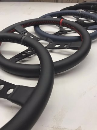 MOMO Prototipo customized | Automotive Passion