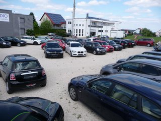 Gebrauchtwagenautohaus - f r a n k -