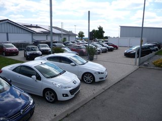 Gebrauchtwagenautohaus - f r a n k -