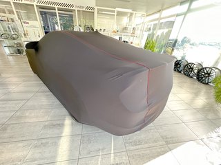 NPMAD Ford Mustang ab 2015 - Premium Schutzabdeckung schwarz mit roten Nähten Ford Performance