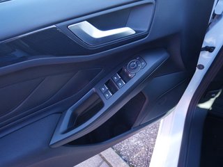 Ford Focus Turnier 1.0 EcoBoost Hybrid ST-Line LED - foto 6