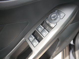 Ford Focus 1.0 MHEV Titanium X SHZ PANORAMADACH - bilder 6