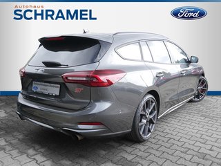 Ford Focus Turnier 2.3 ST X NAVI AHK ACC HUD B&O LED - bilder 3