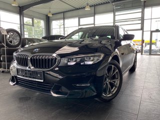 Bmw 3 D Tour Xdrive Sport Line Cocpprof Wlan Ahk Sitzhzg Lm17 Year Old Buy In Langenfeld Price Eur Int Nr Bm 1775