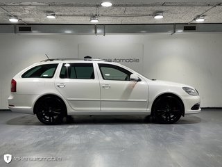 Skoda Octavia Combi RS 2.0 TDI *Xenon*Aut.*Navi*Leder* - foto 26