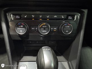 Volkswagen Tiguan 2.0 TSI Highline 4Motion *CarPlay*Pano* - bilder 17