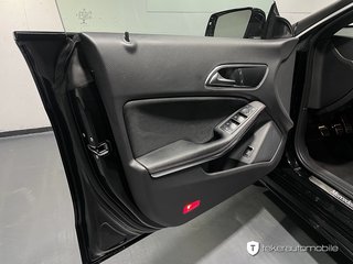 Mercedes-Benz CLA 180 Coupe AMG Line *Navi*Kamera*LED* - foto 14